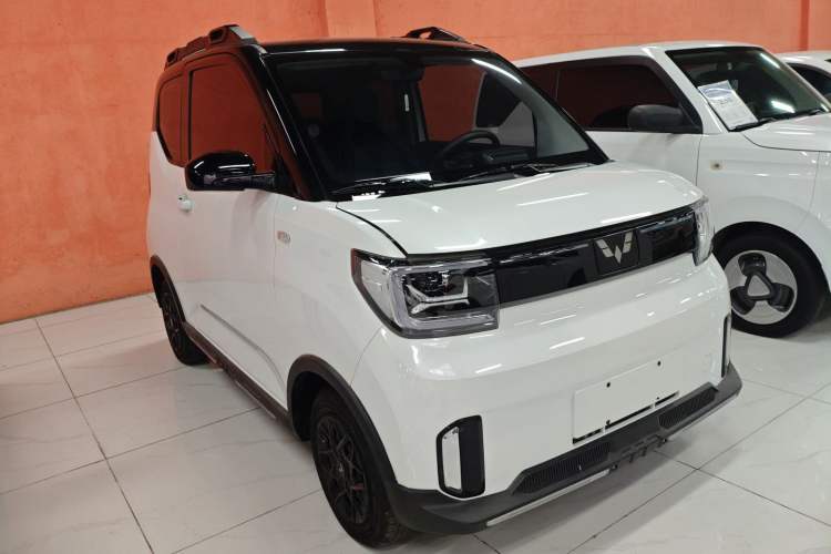 Used Wuling Hongguang MINIEV 2022 GAMEBOY 200km Gaming Edition with Lithium Iron Phosphate

