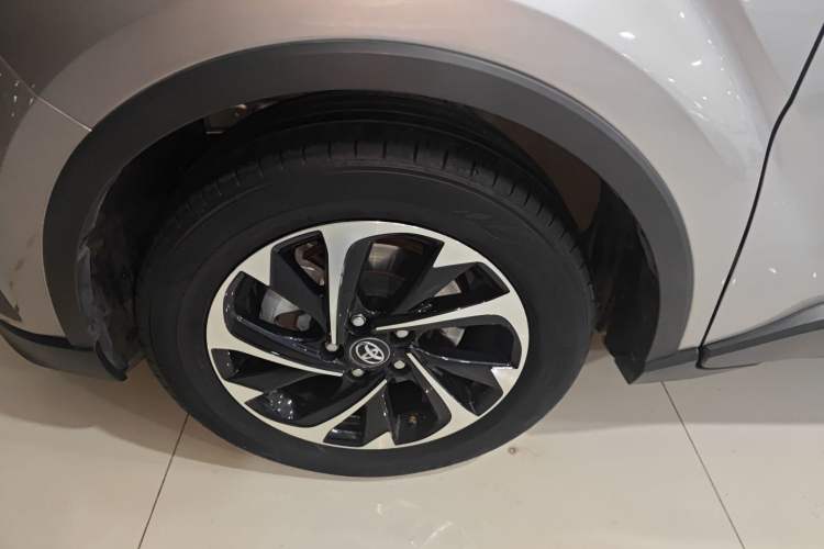 Used Toyota IZOA 2020 2.0L Enjoy Edition
