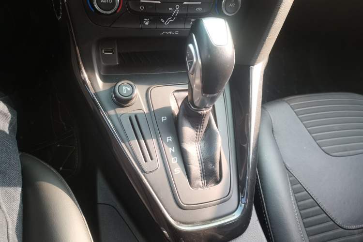 Used Ford Focus 2015 Sedan 1.6L Automatic Trend Model
