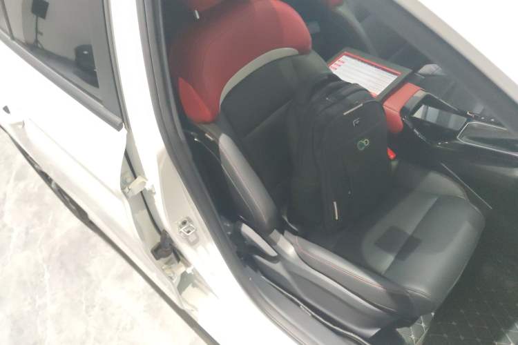 Used MG 5 2022 180 DVVT CVT Youth Luxury Edition
