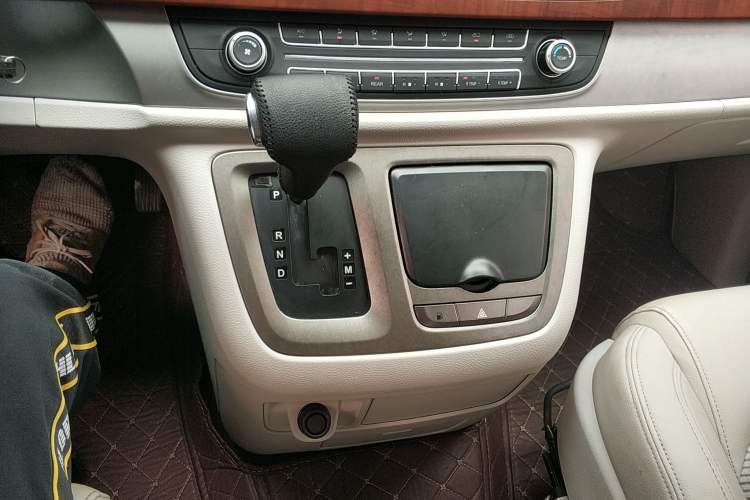 Used SAIC MAXUS G10 2016 2.0T Automatic Elite Edition
