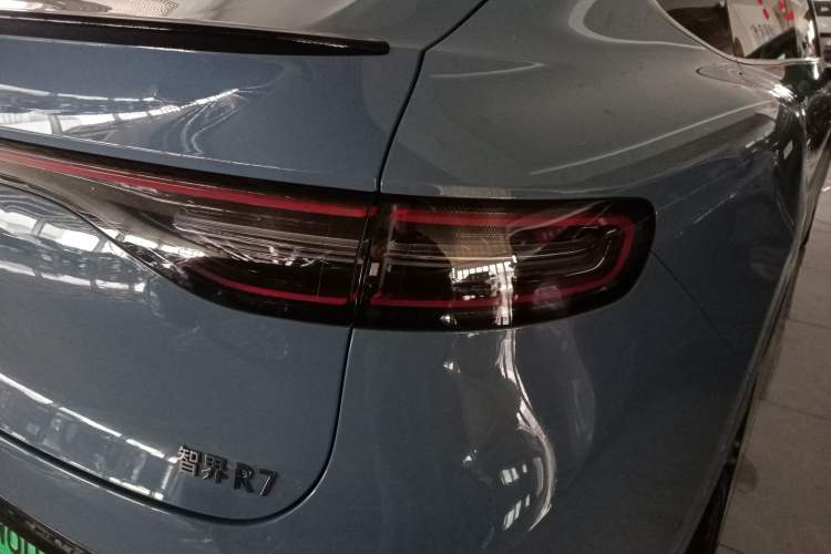 Used Hima Luxeed R7 2024 All-Electric 667 km Max
