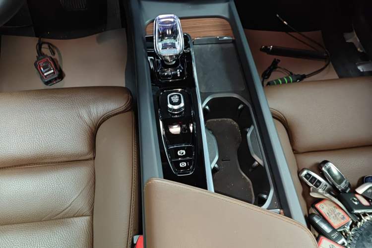 Used Volvo XC60 2025 B5 Four-Wheel Drive Smart & Advanced Luxury Edition
