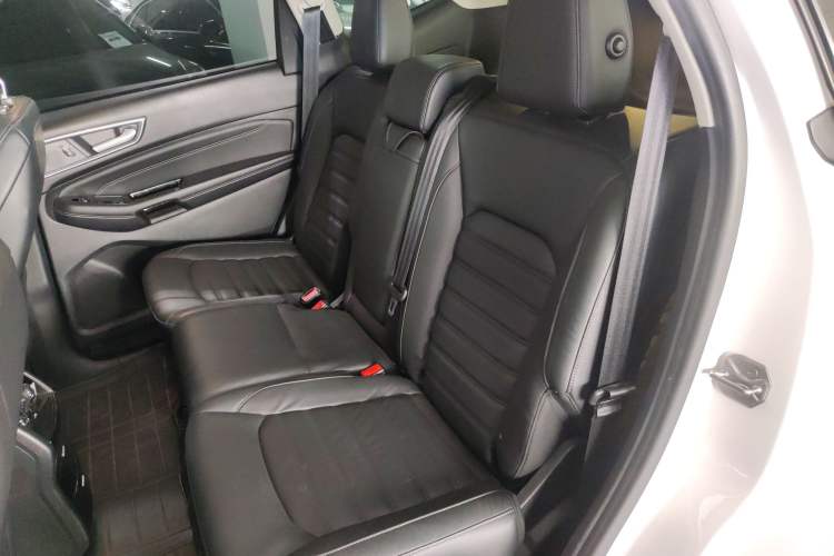 Used Ford Edge 2015 2.0T GTDi 4x4 High-Grade Model