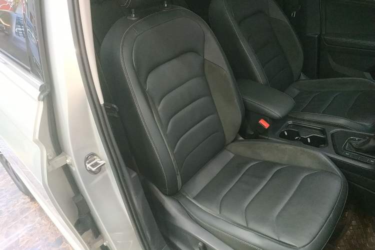 Used Volkswagen Tiguan L 2021 330TSI Automatic Two-Wheel Drive Smart Edition
