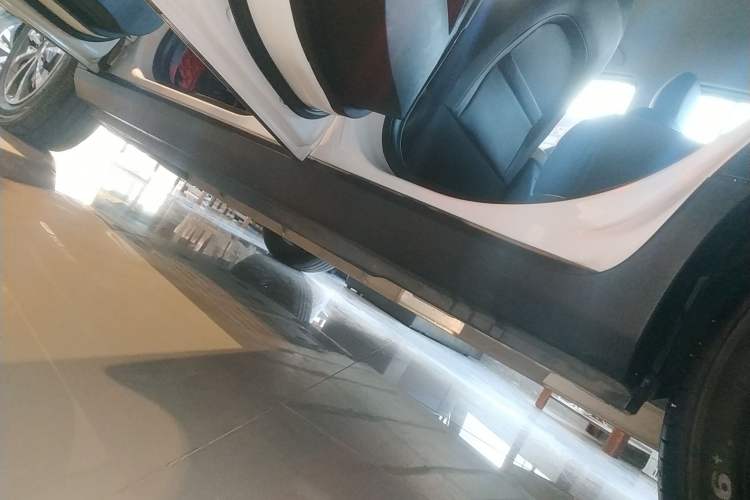 Used Geometry E Firefly 2024 301km Starlight
