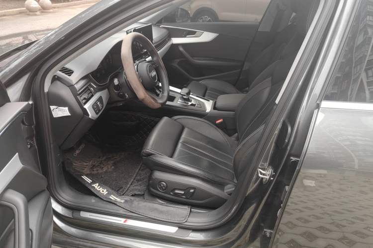 Used Audi A4L 2023 40 TFSI Fashion Dynamic Model
