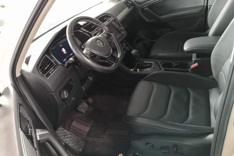 Used Volkswagen Tiguan L 2018 330TSI Automatic Two-Wheel Drive Luxury Edition
