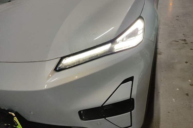 Used  S05 2024 510 Ultra Pure Electric Version
