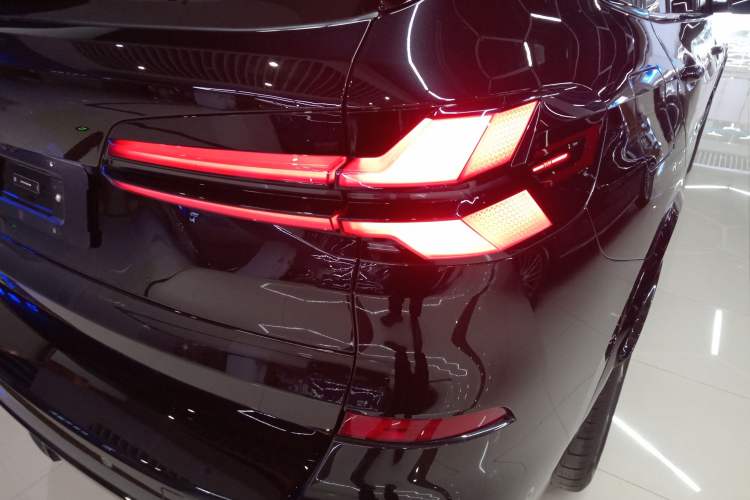 Used BMW X5 2023 xDrive 30Li Luxury M Sport Night Edition Package
