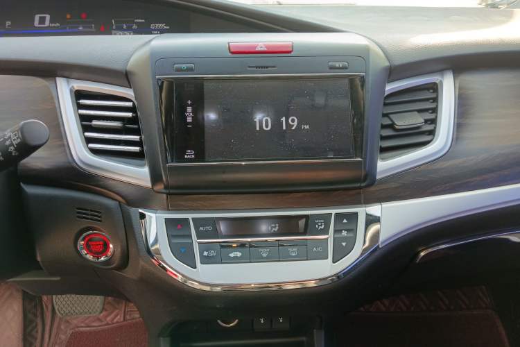 Used Honda Jade 2017 1.8L automatic Comfort version 5 seats
