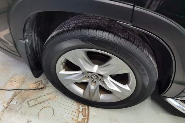 Used Toyota Highlander 2018 2.0T Four-Wheel Drive Luxury Edition 7 Seats China V Emission Standard