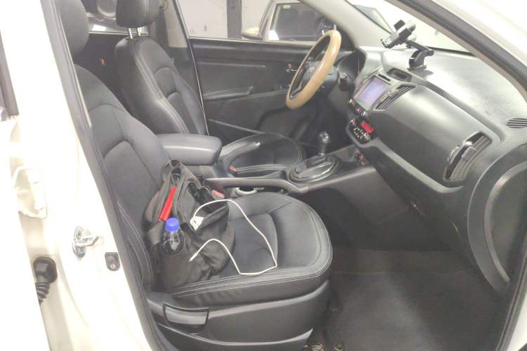 Used Kia Sportage R 2014 2.0L Automatic Two-Wheel Drive GLS Trim
