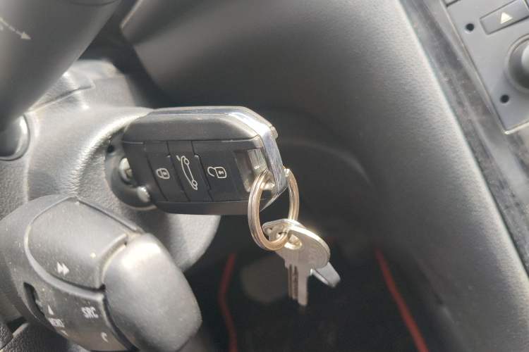 Used Peugeot 3008 2015 2.0L Automatic Trend Edition
