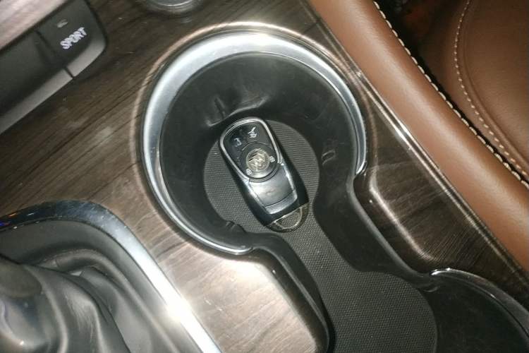 Used Buick Envision 2017 28T Four-Wheel Drive Elite Model
