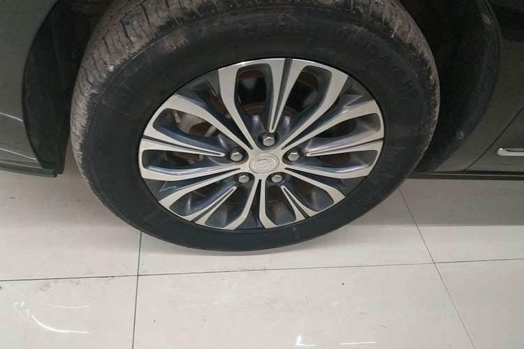 Used Buick GL8 2021 Land Cruiser Executive Class 652T Luxury Model
