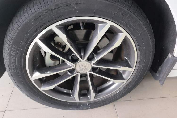 Used BYD Qin Pro 2019 Super Edition 1.5TI Automatic Smart Connect Brilliance Model China V Standard
