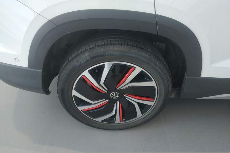 Used Volkswagen Tharu 2024 300TSI Two-Wheel-Drive Moon Luxury Edition