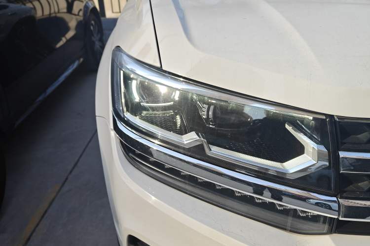 Used Volkswagen Tharu 2019 280TSI Two-Wheel Drive Luxury Version China VI Standard
