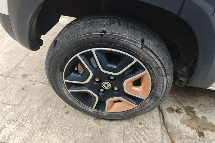 Used Dongfeng NAMMI BOX 2022 Chasing Wind Edition 331 km Standard Model
