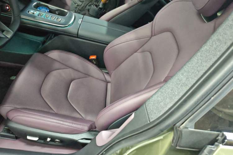 Used  SU7 2024 Rear-Drive Ultra-Long Range Advanced Pro-Level Intelligent Driving Version
