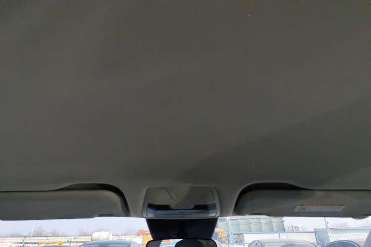 Used Hongqi E-QM5 2022 431 km Charge & Enjoy Edition
