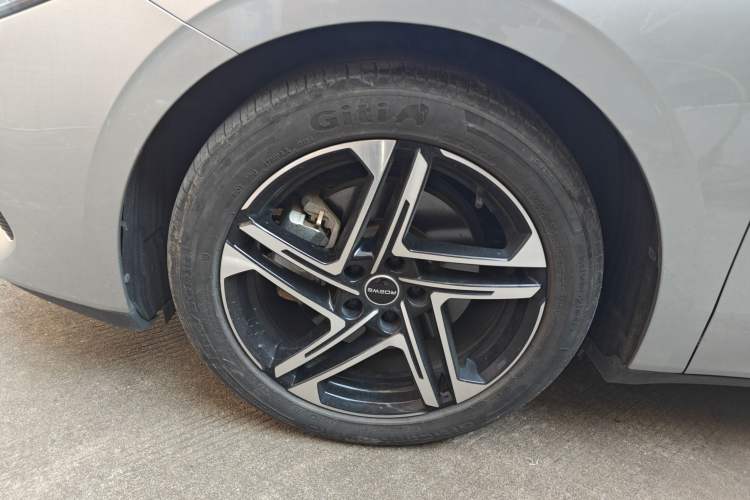 Used Roewe D7 2023 DMH 125km Excellence Edition