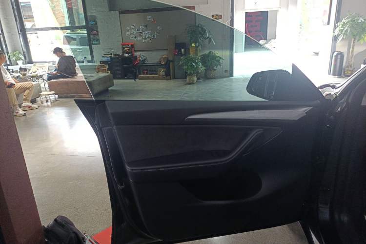 Used Tesla Model Y 2024 Rear-Wheel-Drive Version
