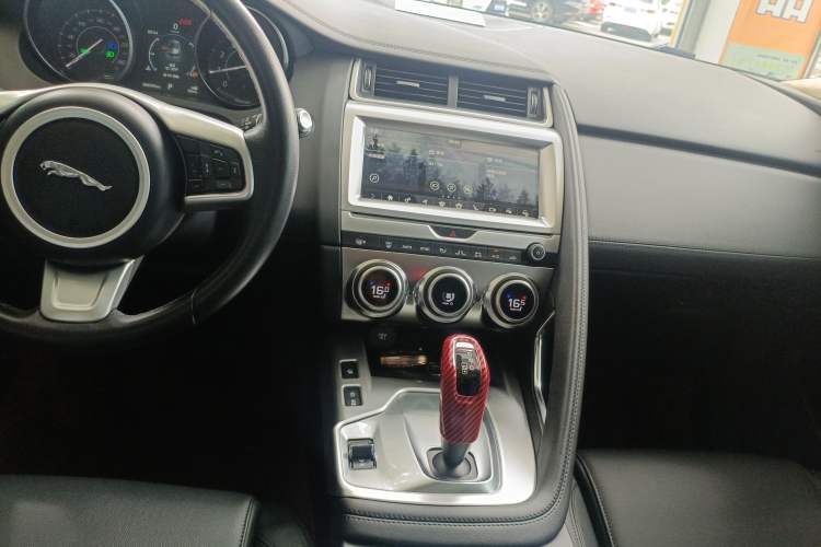 Used Jaguar E-PACE 2018 P250 SE China VI
