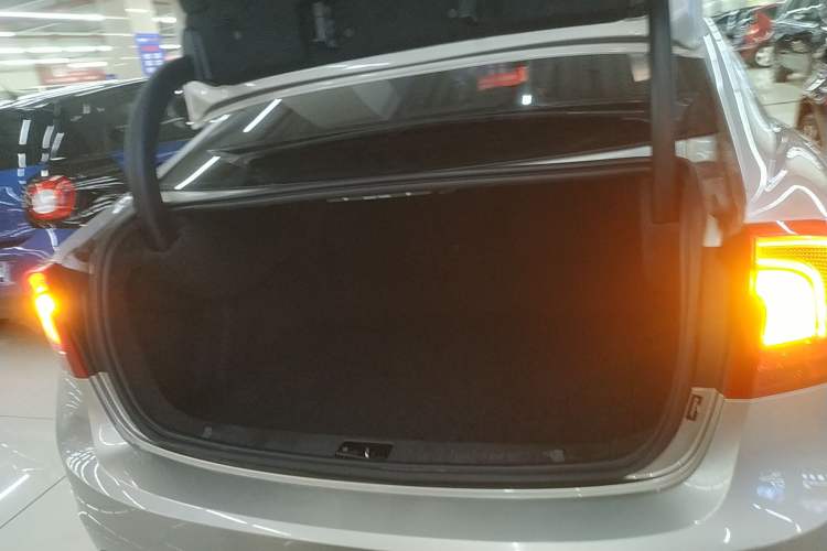 Used Volvo S60 2016 S60L T4 Zhiyuan Edition
