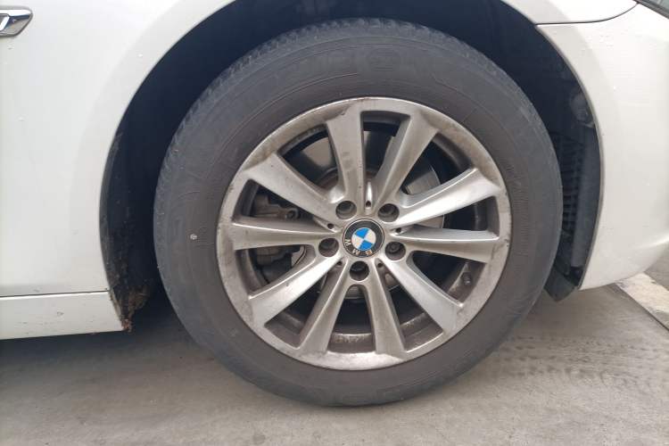 Used BMW 5 Series 2014 520Li Elegant Model
