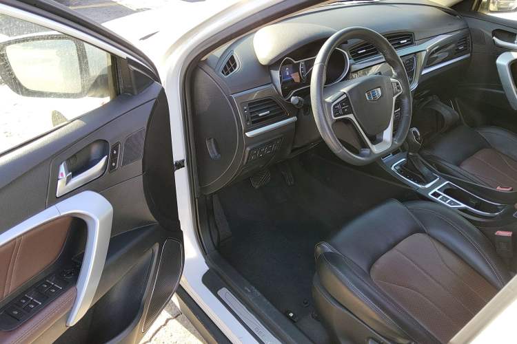 Used Geely Auto Emgrand 2017 Hatchback RS Million Edition 1.5L CVT Upward Version
