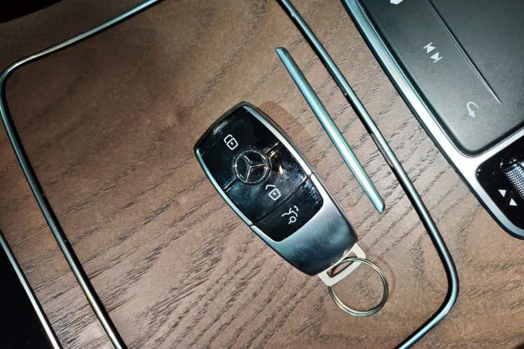 Used Mercedes-Benz E-Class 2022 E 300 L Premium Edition
