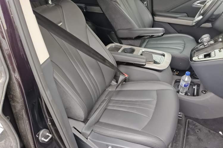 Used Hongqi HQ9 PHEV 2024 2.0T Four-Wheel Drive Business Edition
