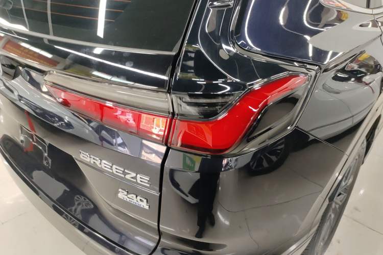 Used Honda Breeze 2025 240TURBO Two-Wheel Drive Elite Edition 5 Seats
