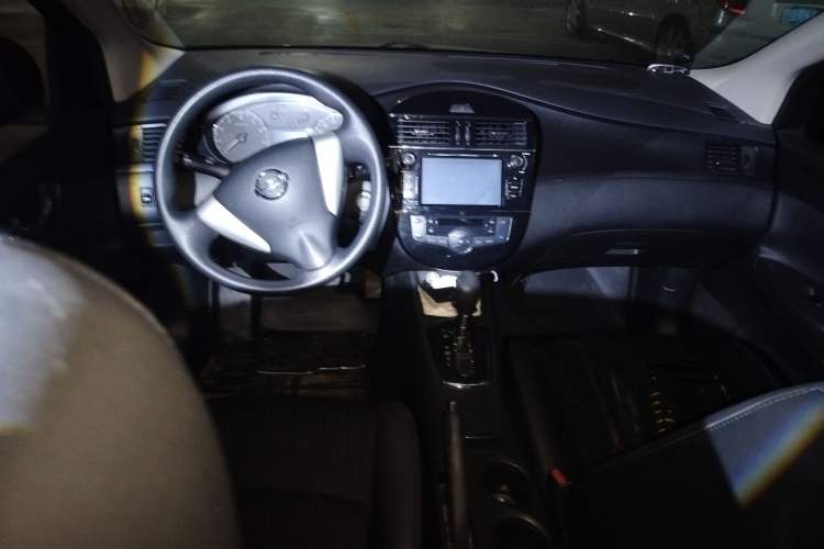 Used Nissan Tiida 2011 1.6L CVT Smart Version
