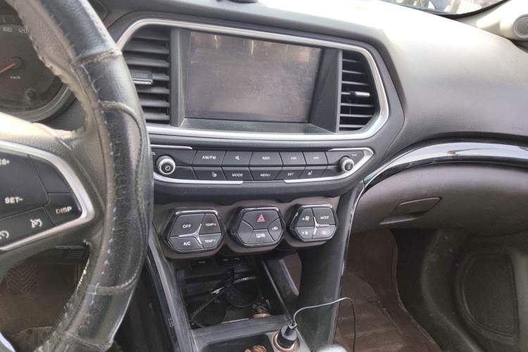 Used GAC Trumpchi GS4 2015 200T Manual Luxury Edition