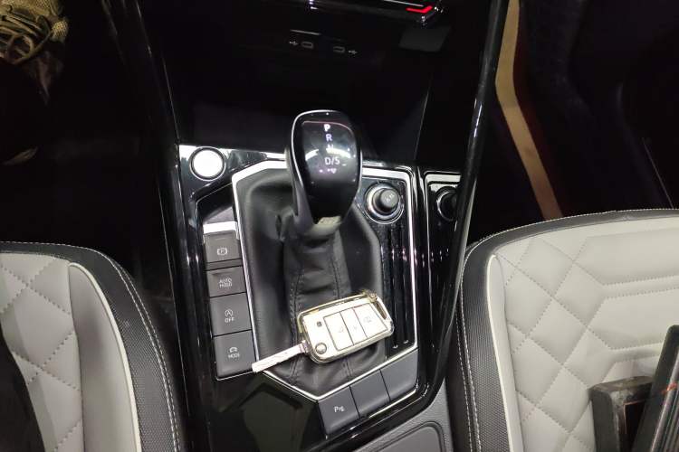 Used Volkswagen Tayron 2024 300TSI Two-Wheel-Drive Luxury Plus Advanced Version
