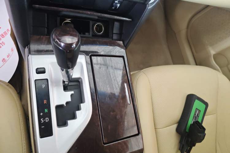 Used Toyota Camry 2015 2.0G Premier Edition
