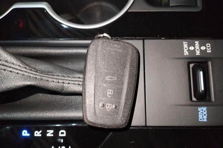 Used Toyota Highlander 2022 Dual-Engine 2.5L Four-Wheel Drive Prestige Version 7 Seats
