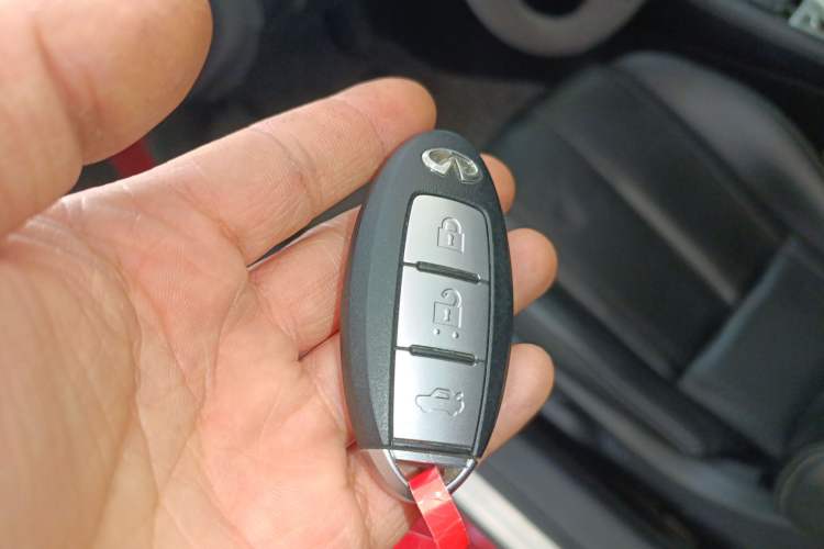 Used Infiniti Q60 2017 2.0T Luxury Edition
