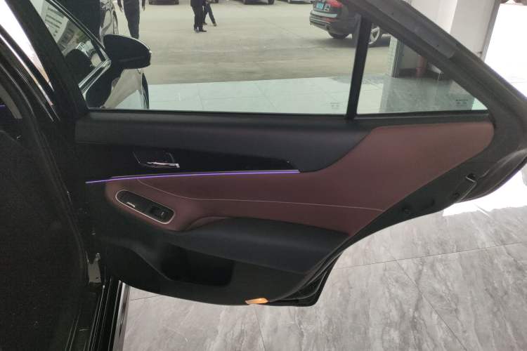 Used Toyota Crown 2017 2.0T Sport Edition
