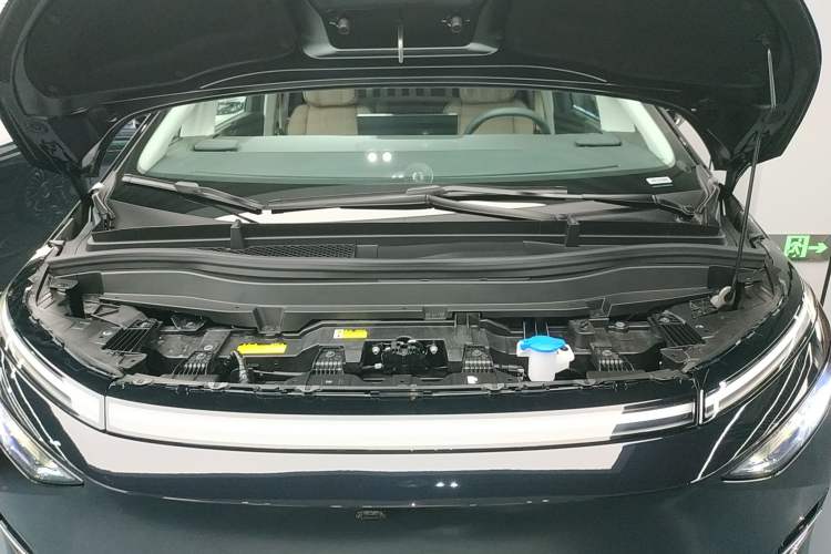 Used XPeng X9 2025 650 Long-Range Max
