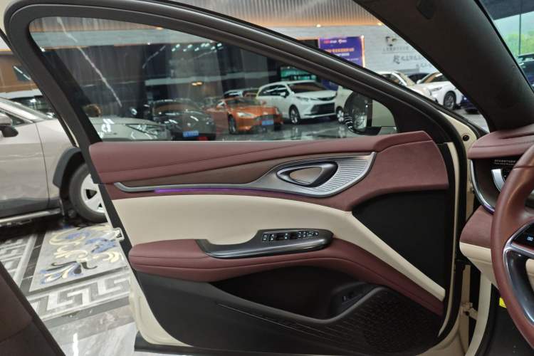 Used BYD Seal 2024 HONOR Edition DM-i 1.5L 121km Prestige Model
