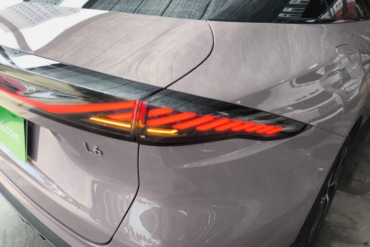 Used  L6 2024 125km Creative Edition
