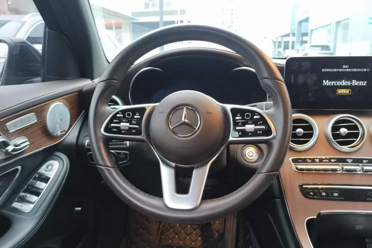 Used Mercedes-Benz GLC 2020 Facelifted GLC 300 L 4MATIC Luxury Edition