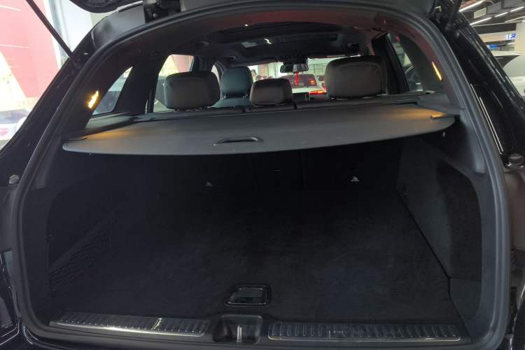 Used Mercedes-Benz GLC 2017 GLC 260 4MATIC Luxury Model