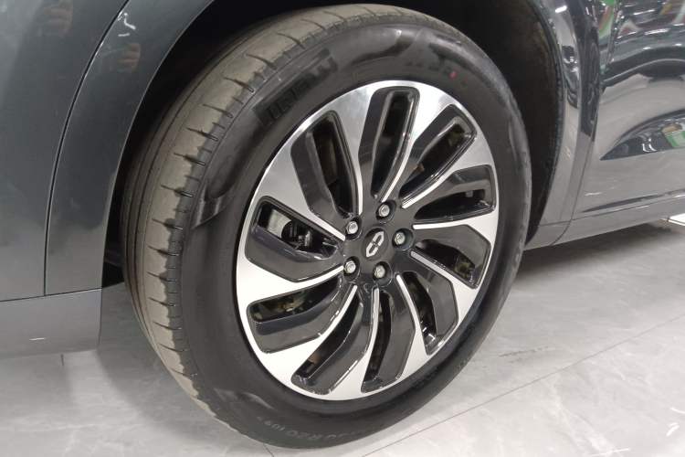 Used Hima AITO M7 2024 1.5T Rear-Drive Plus Version 5 Seats
