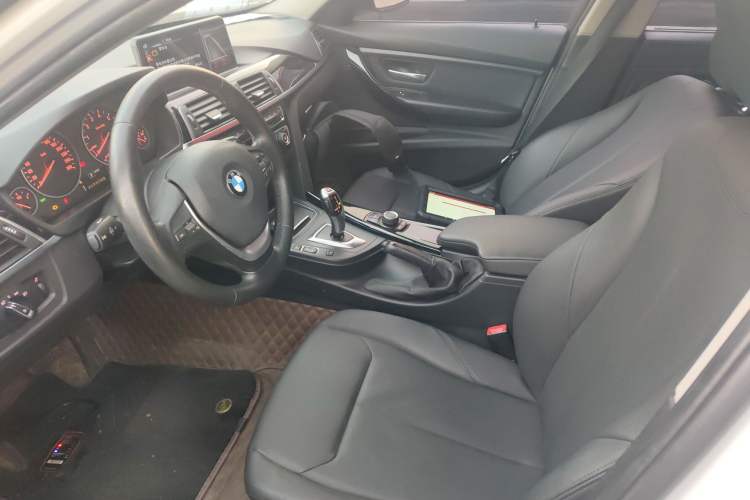 Used BMW 3 Series 2016 320Li Ambition Model
