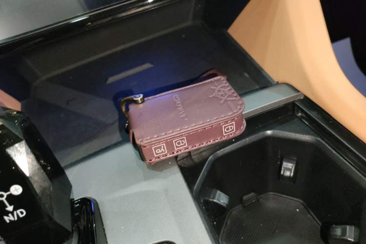 Used Lynk & Co 09 2021 2.0T Halo Six-Seater
